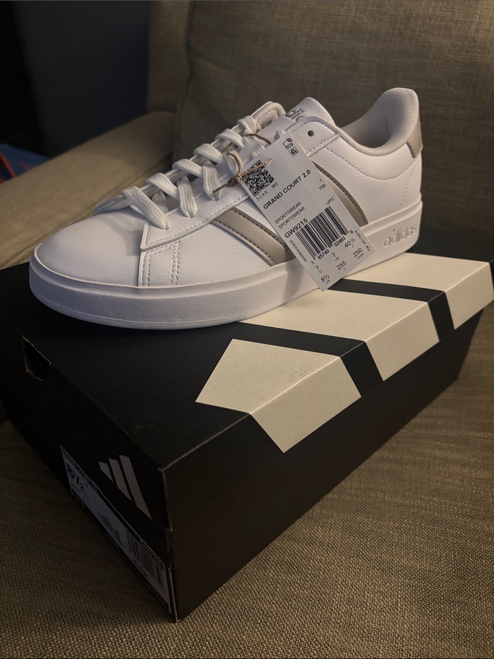 adidas Women’s White Sneakers Grand Court 2.0 with Accents 8.5 New - Picture 2 of 5